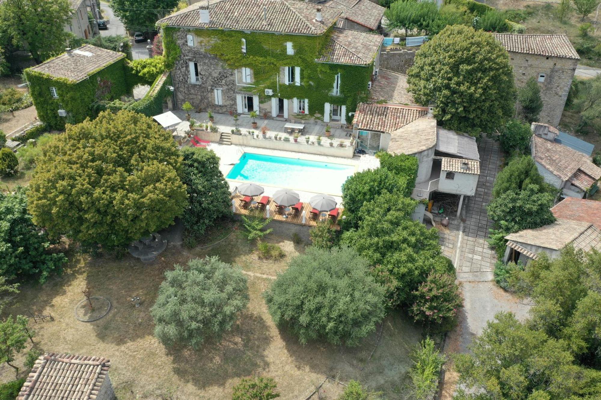 Le Domaine Du Soulier -Gite Et Chambres D'Hotes - La Maison Du Gardien Tornac Exterior foto