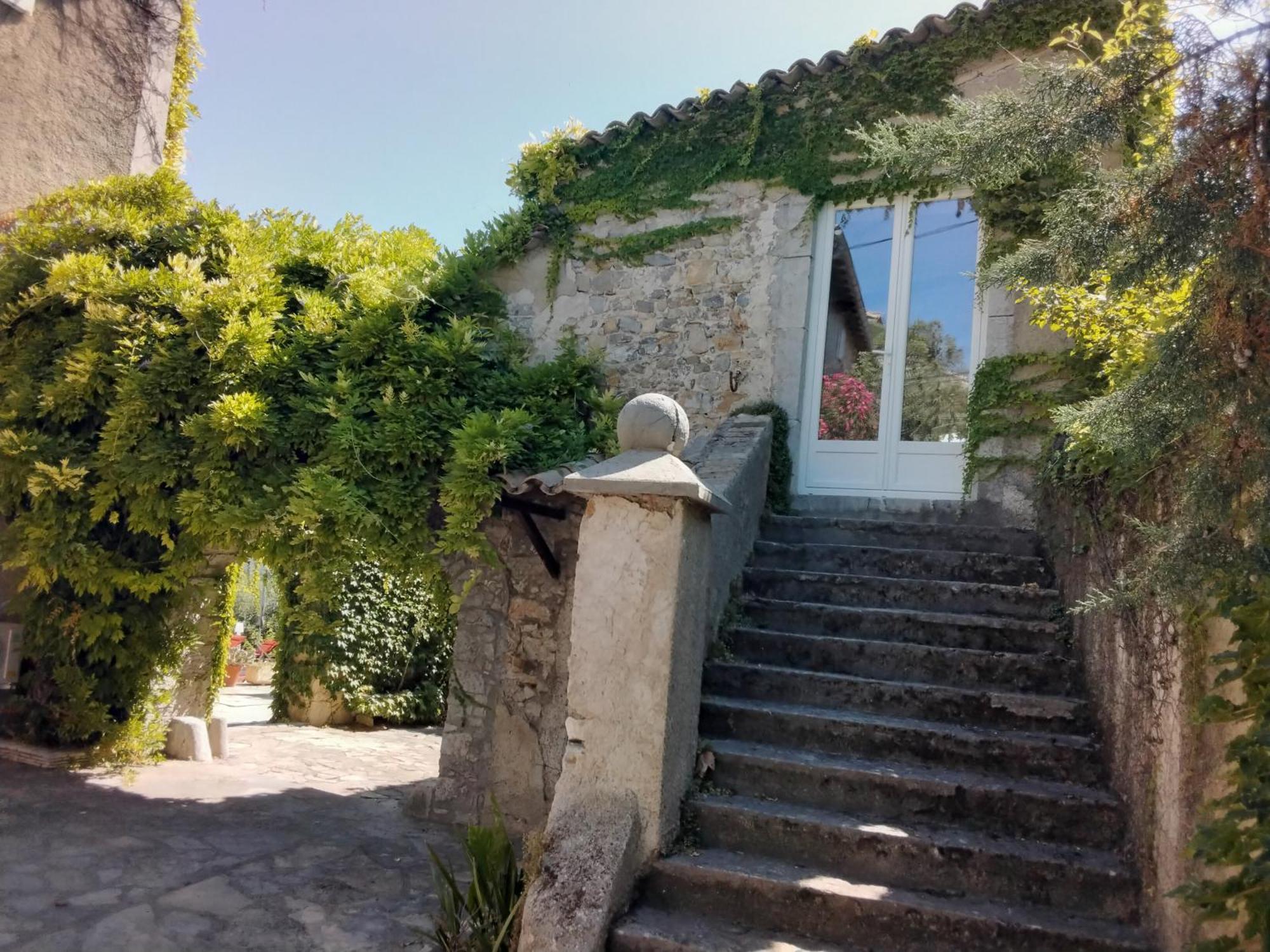 Le Domaine Du Soulier -Gite Et Chambres D'Hotes - La Maison Du Gardien Tornac Exterior foto